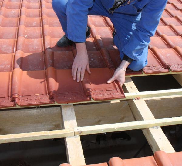 Travaux de couverture à Plouvien